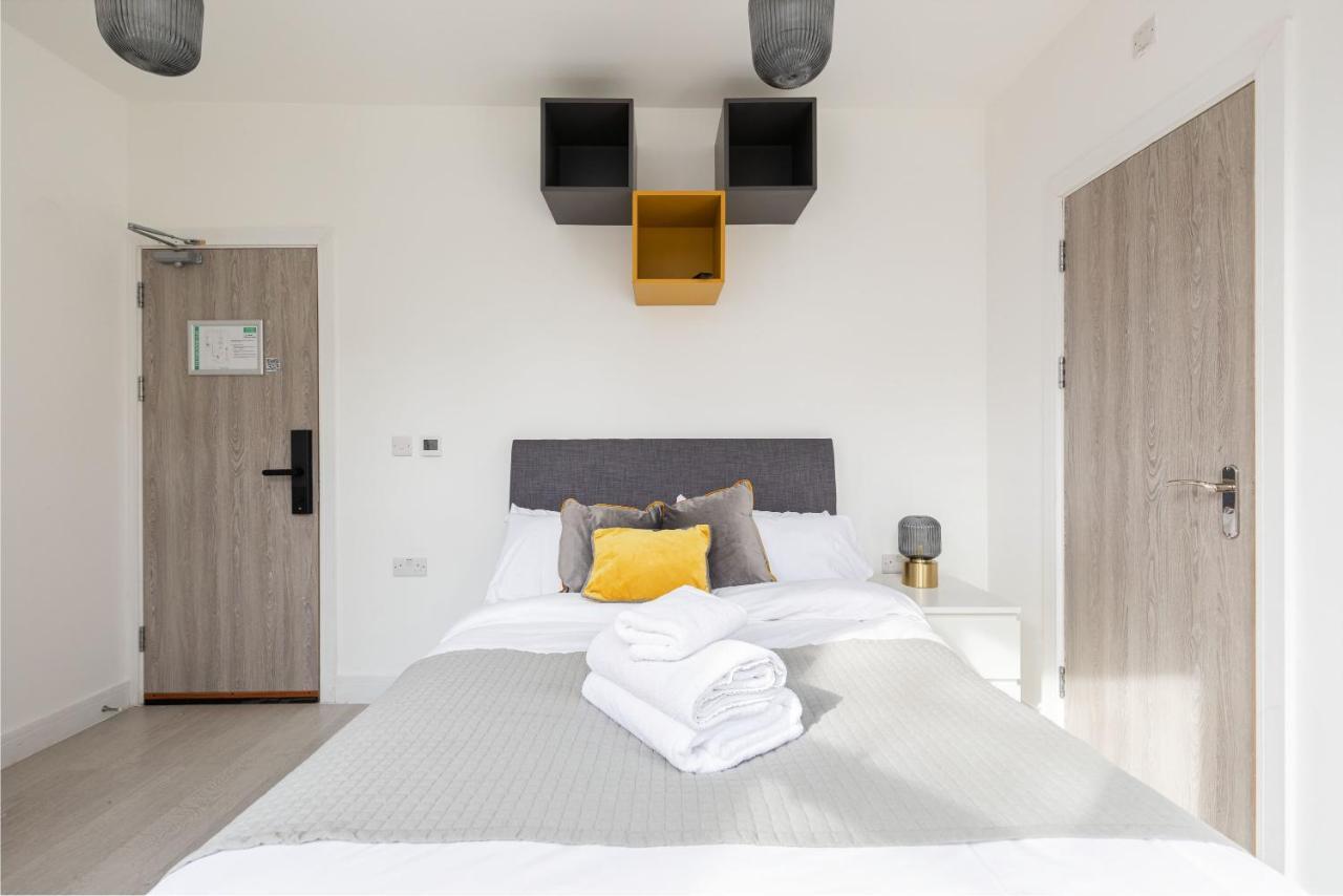 Lovely Private Room And Shower At Anson Hotel London Bagian luar foto